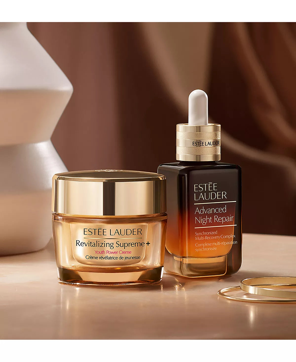 Crema humectante revitalizante Supreme+ Youth Power de Estée Lauder en tamaño mini/de viaje con ácido hialurónico