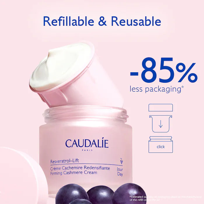 Crema hidratante reafirmante con efecto cachemir alternativa al retinol Resveratrol Lift de Caudalie en tamaño mini o de viaje