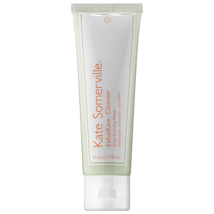 Gel limpiador en espuma diario ExfoliKate® en tamaño mini o de viaje de Kate Somerville