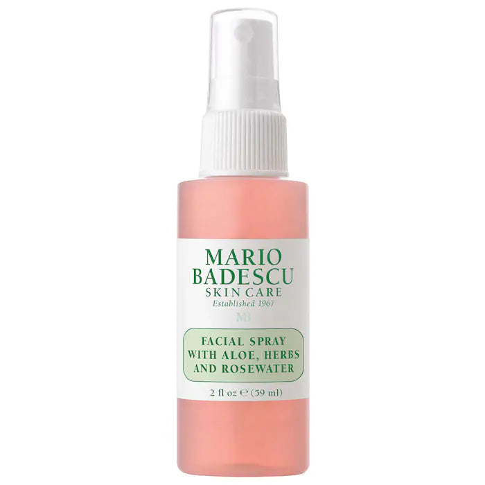 Spray facial Mario Badescu en tamaño mini/de viaje con aloe, hierbas y agua de rosas