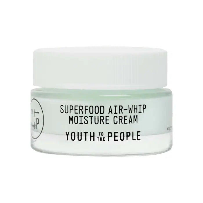 Crema hidratante facial ligera Air-Whip Superfood de Youth To The People en tamaño mini o de viaje con ácido hialurónico